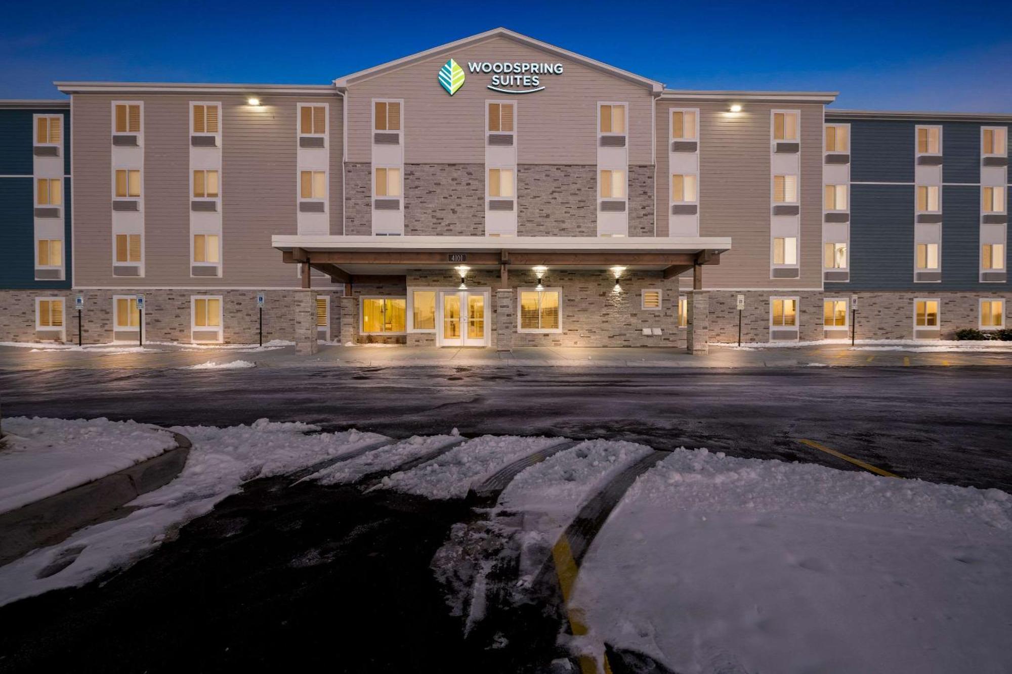Woodspring Suites Loves Park - Rockford Extérieur photo